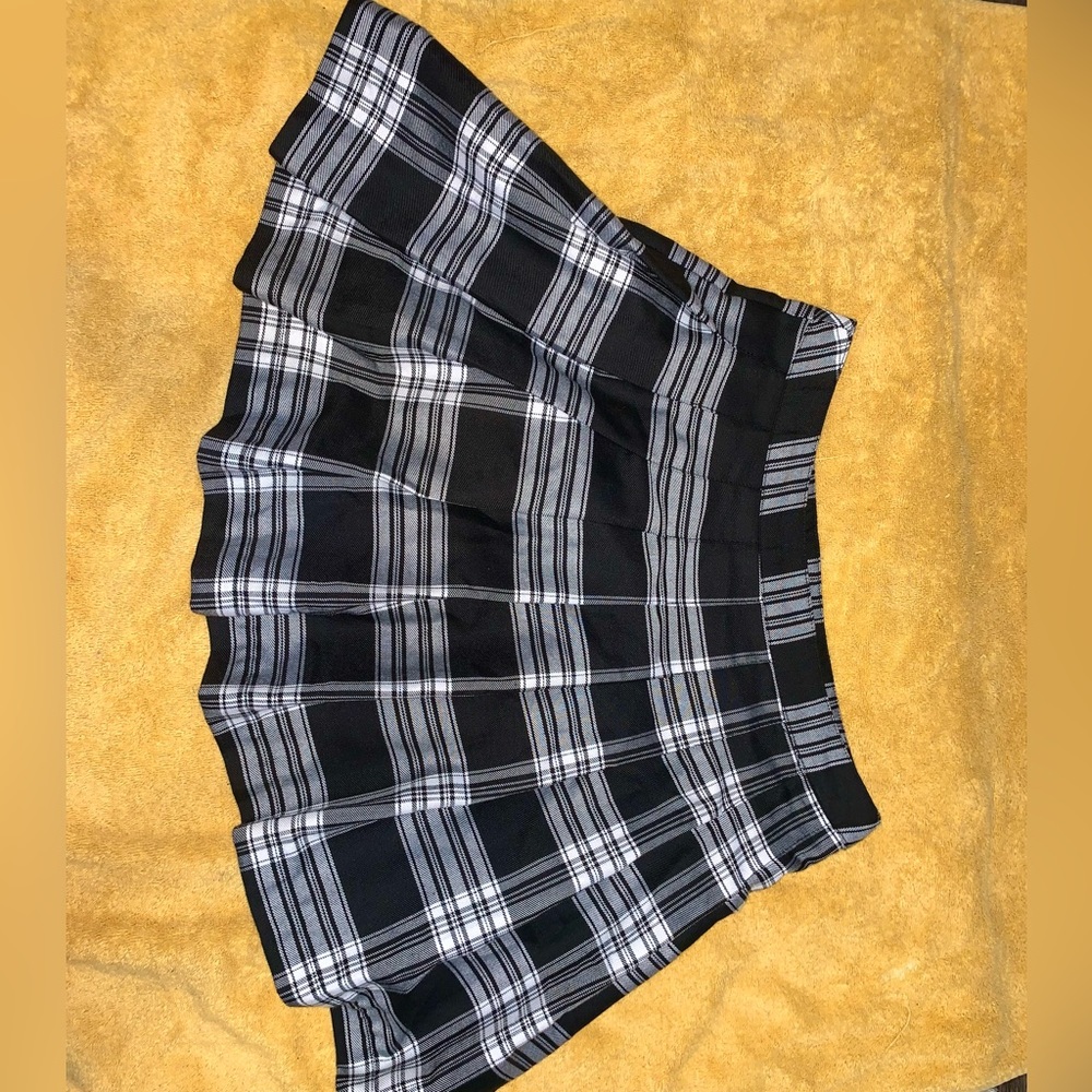 Pleated plaid skirt